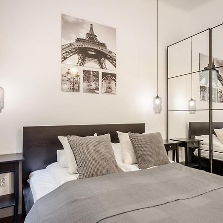 Bpr Sirius Suite With A/C Budapest Exteriör bild