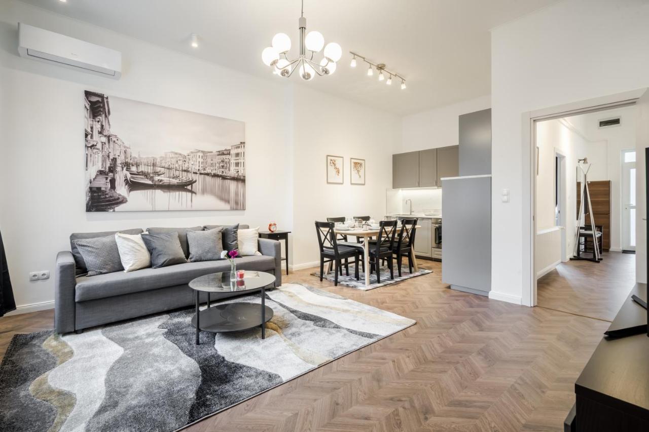 Bpr Sirius Suite With A/C Budapest Exteriör bild