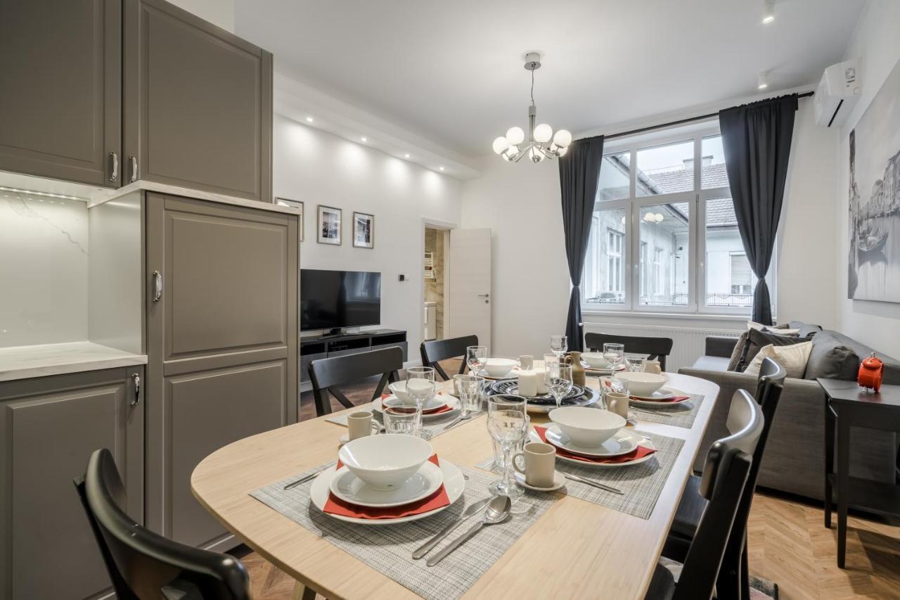 Bpr Sirius Suite With A/C Budapest Exteriör bild