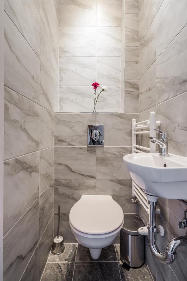 Bpr Sirius Suite With A/C Budapest Exteriör bild