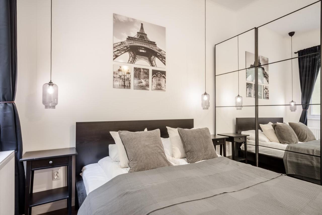 Bpr Sirius Suite With A/C Budapest Exteriör bild