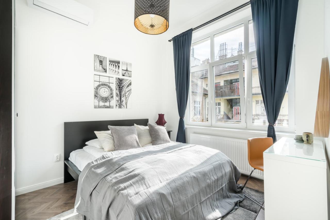 Bpr Sirius Suite With A/C Budapest Exteriör bild