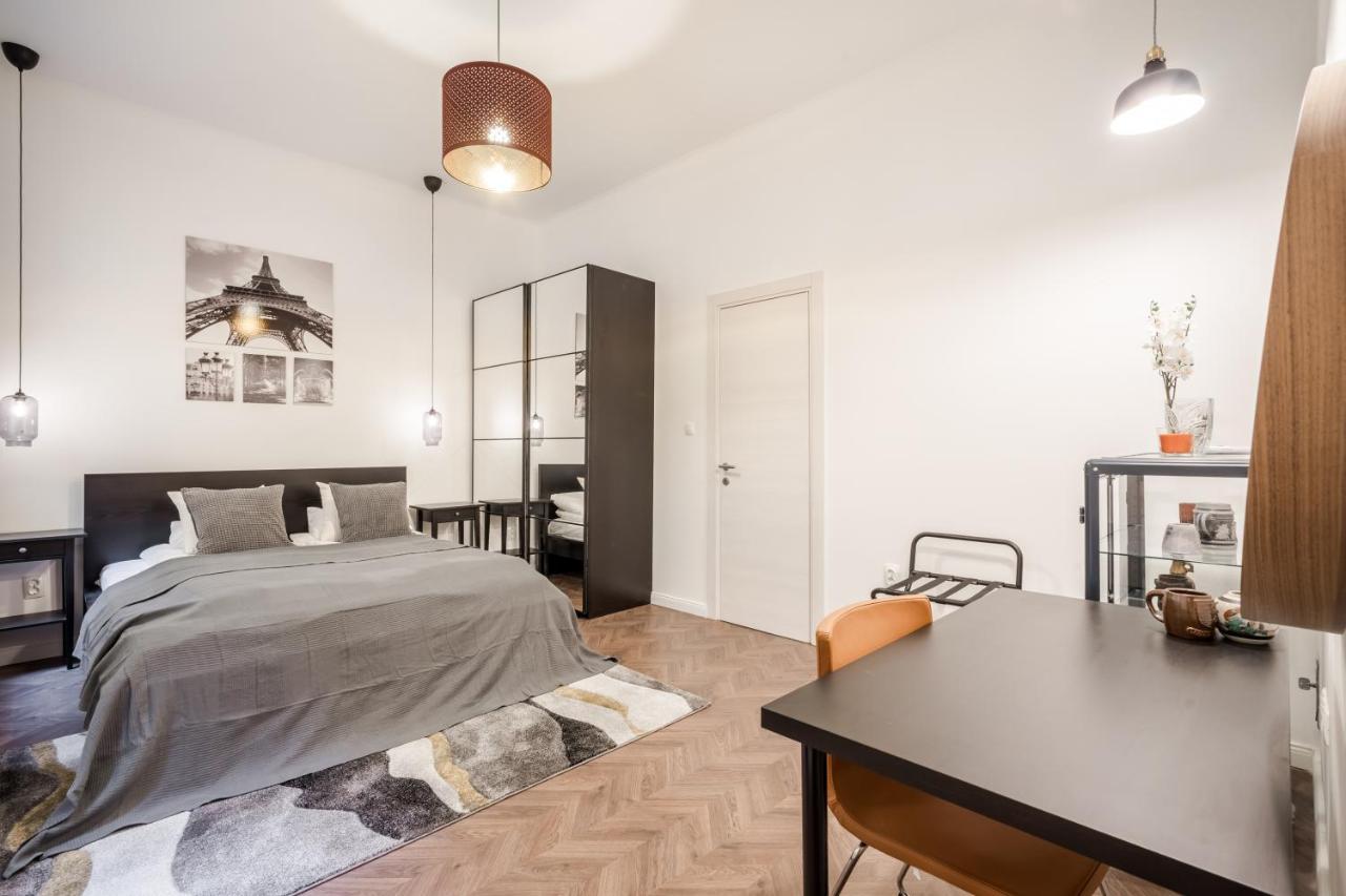 Bpr Sirius Suite With A/C Budapest Exteriör bild