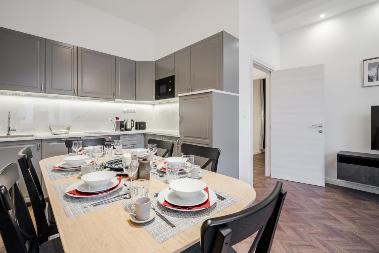 Bpr Sirius Suite With A/C Budapest Exteriör bild