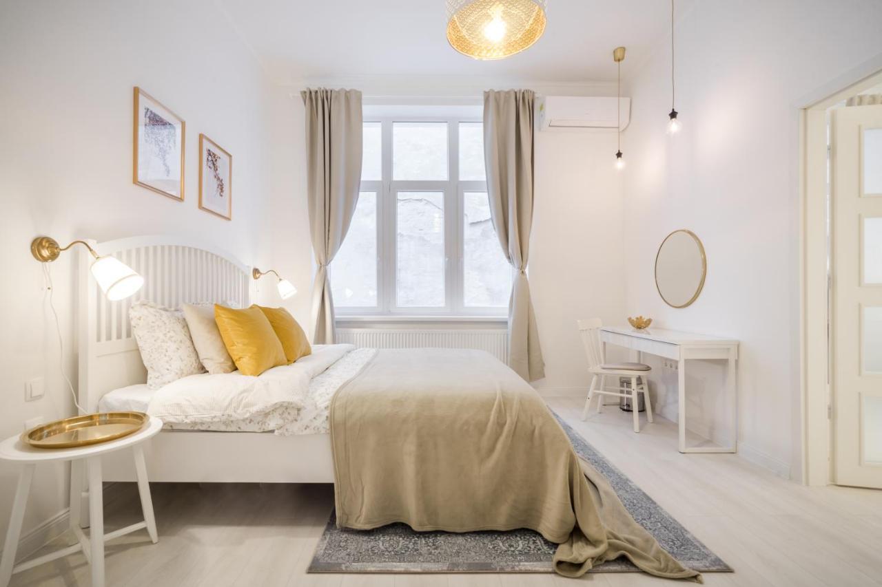 Bpr Sirius Suite With A/C Budapest Exteriör bild
