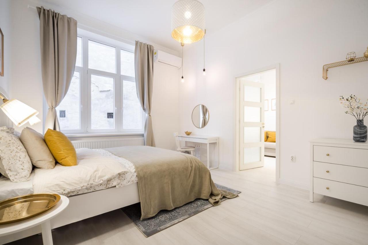 Bpr Sirius Suite With A/C Budapest Exteriör bild