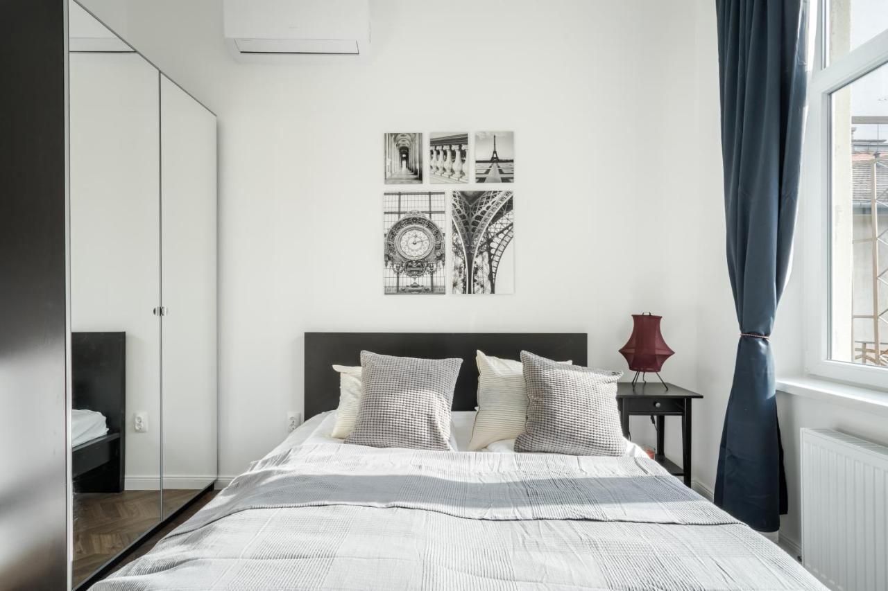 Bpr Sirius Suite With A/C Budapest Exteriör bild